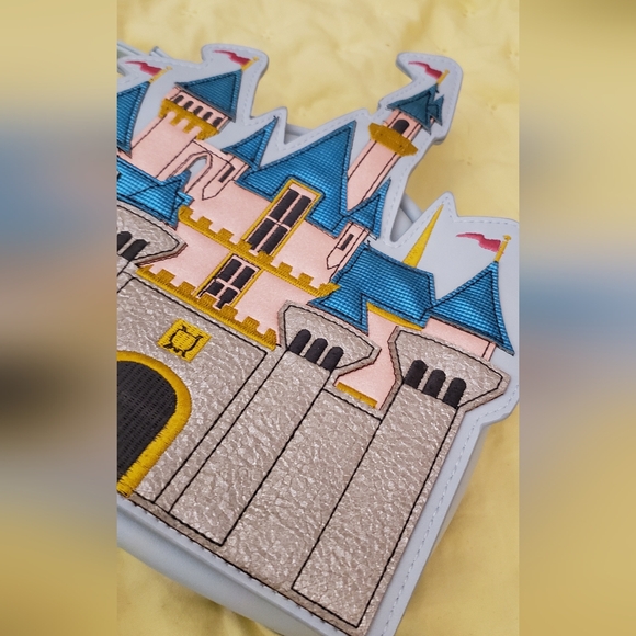 Disney Danielle Nicole Crossbody Disneyland Castle Purse - Picture 8 of 8